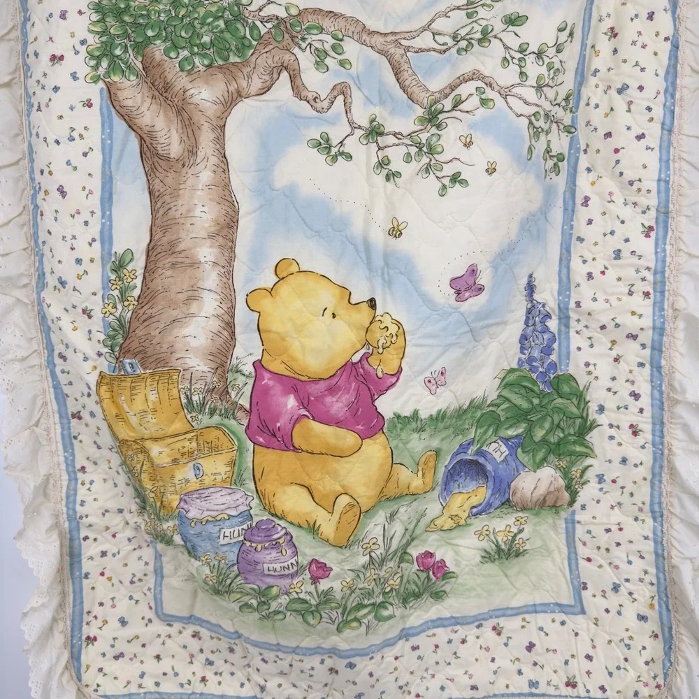 Vtg Classic Disney Winnie The Pooh Ruffled Edge Baby Crib Blanket Nursery Quilt